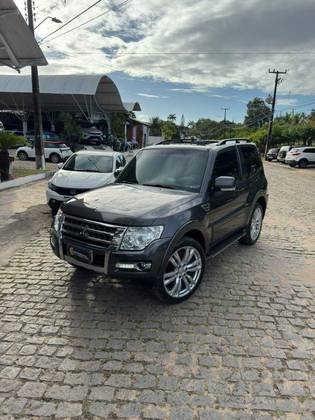 MITSUBISHI PAJERO FULL 3.8 HPE 4X4 V6 24V GASOLINA 2P AUTOMÁTICO MITSUBISHI PAJERO FULL 3.8 HPE 4X4 V6 24V GASOLINA 2P AUTOMÁTICO